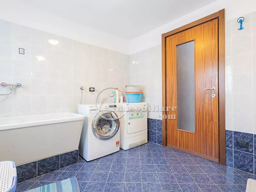 Immagine 40 di Villa in vendita  in via corbetta a Busto Arsizio