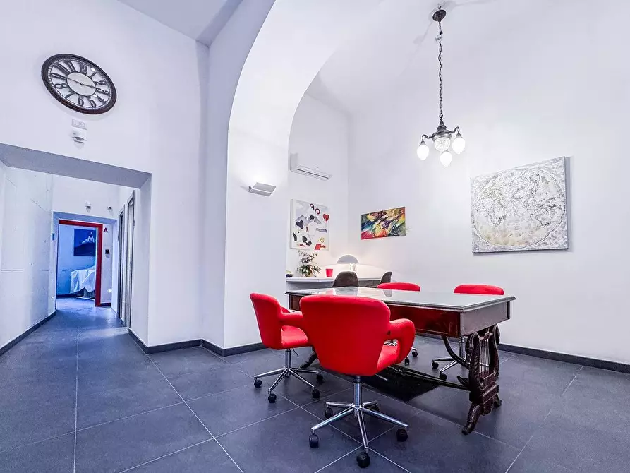 Immagine 2 di Appartamento in vendita  in via Santa Lucia 15 a Napoli