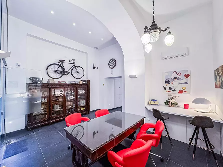 Immagine 4 di Appartamento in vendita  in via Santa Lucia 15 a Napoli