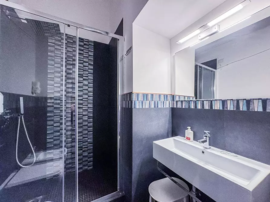 Immagine 7 di Appartamento in vendita  in via Santa Lucia 15 a Napoli