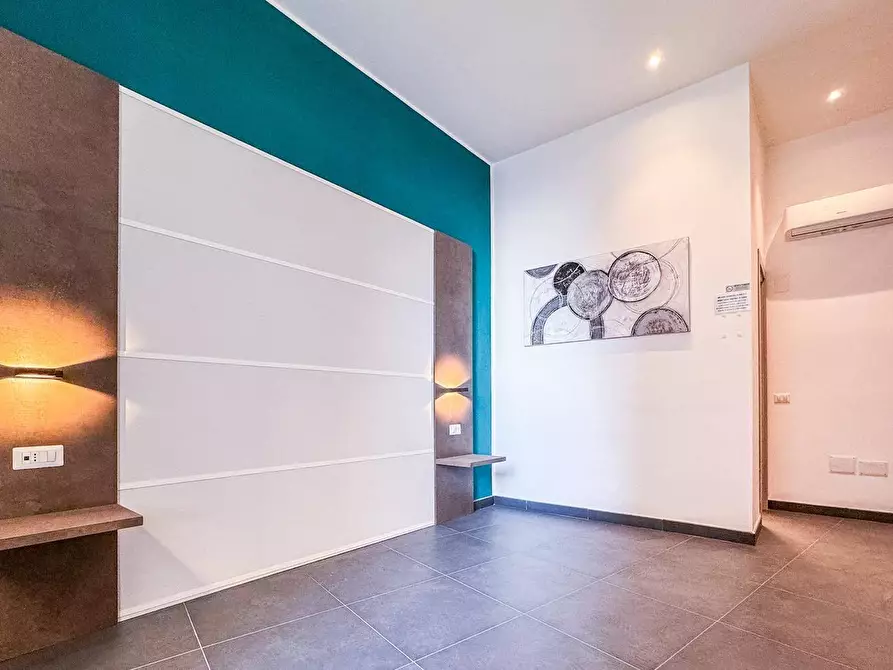 Immagine 11 di Appartamento in vendita  in via Santa Lucia 15 a Napoli