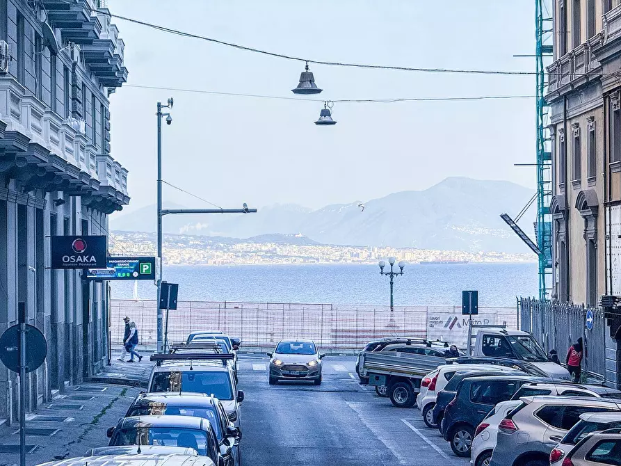 Immagine 12 di Appartamento in vendita  in via Santa Lucia 15 a Napoli