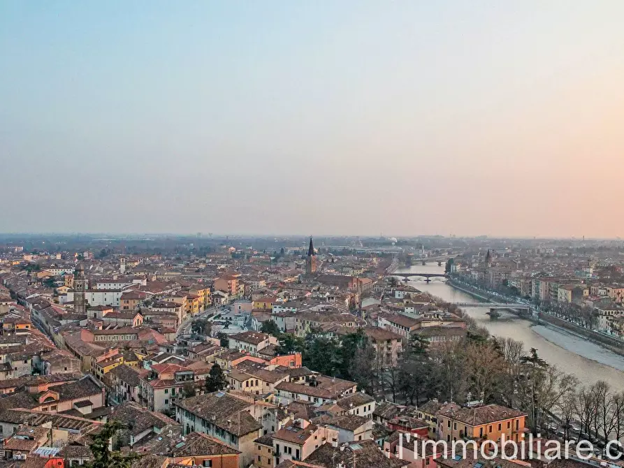 Immagine 2 di Appartamento in vendita  a Verona