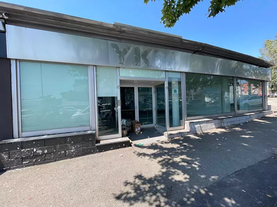 Immagine 5 di Negozio in affitto  in Via Nuova Del Campo 28 a Napoli