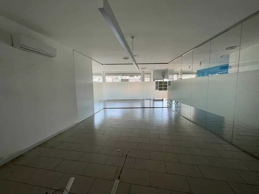 Immagine 20 di Negozio in affitto  in Via Nuova Del Campo 28 a Napoli