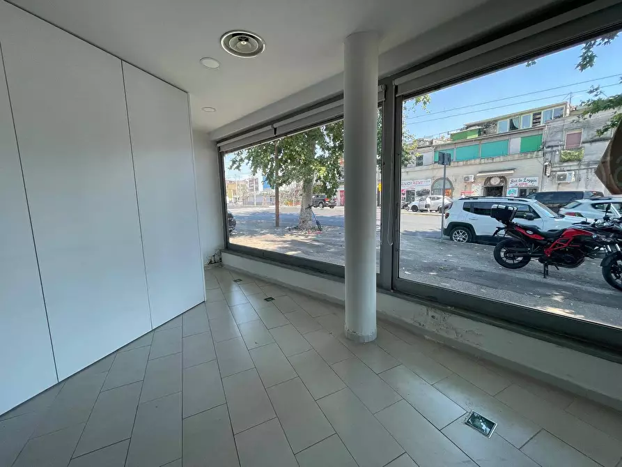 Immagine 31 di Negozio in affitto  in Via Nuova Del Campo 28 a Napoli