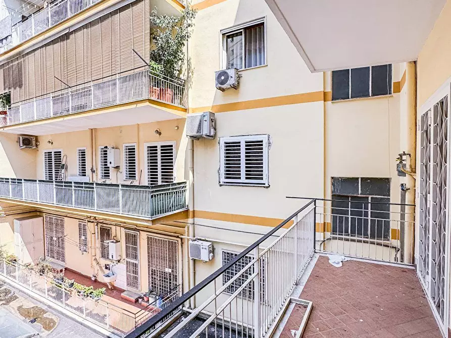 Immagine 10 di Appartamento in vendita  in Via Girolamo Santacroce 31 a Napoli