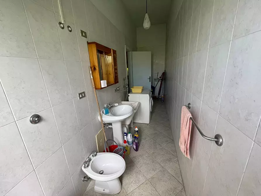 Immagine 19 di Casa indipendente in vendita  in VIA MONDO 61 a Caserta