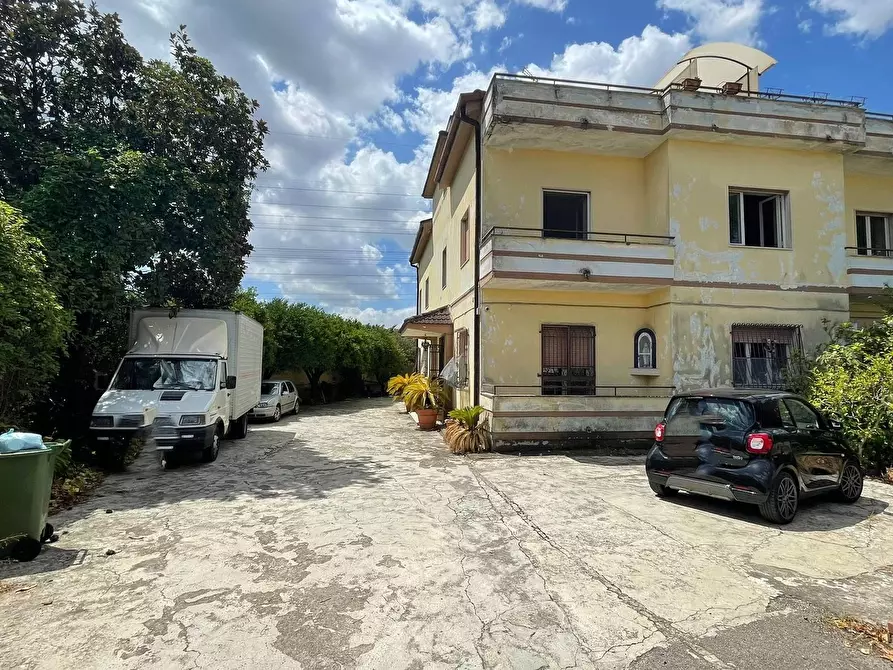 Immagine 1 di Casa indipendente in vendita  in VIA MONDO 61 a Caserta