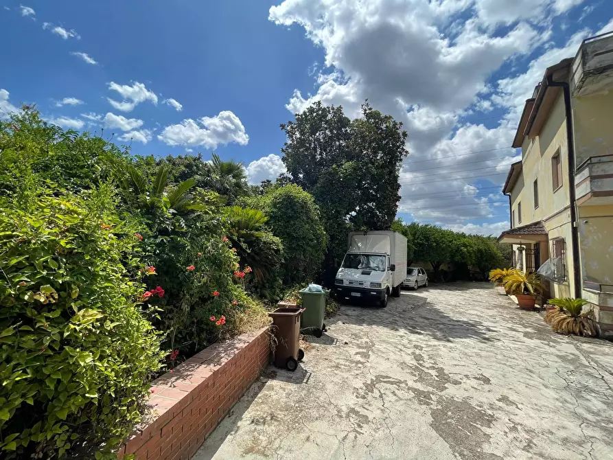 Immagine 43 di Casa indipendente in vendita  in VIA MONDO 61 a Caserta