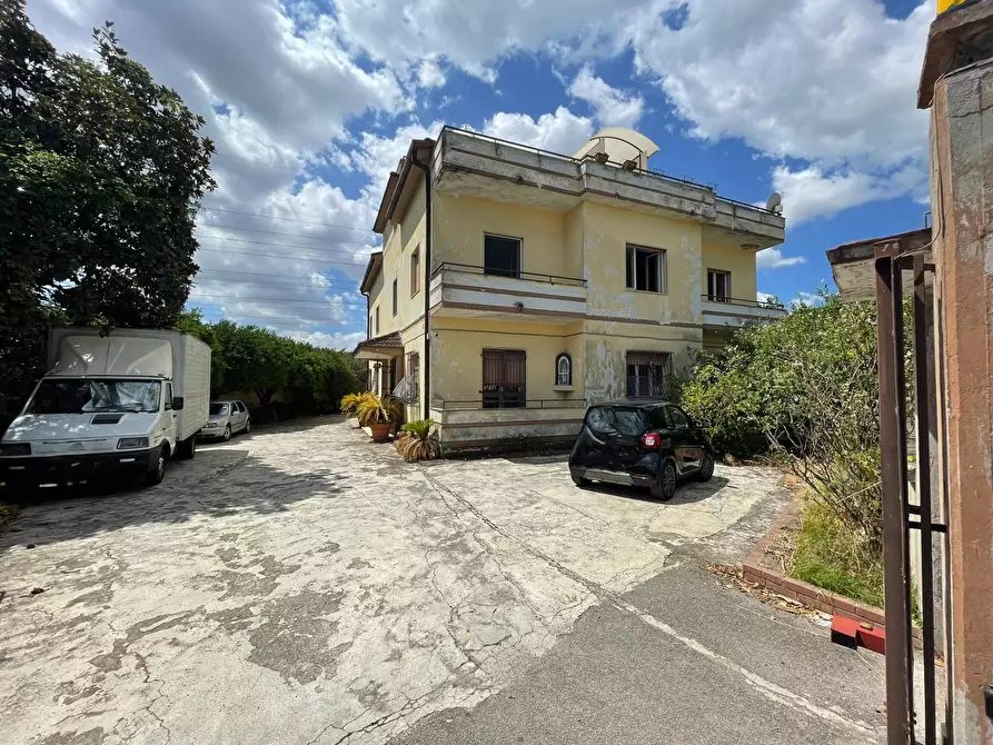 Immagine 2 di Casa indipendente in vendita  in VIA MONDO 61 a Caserta