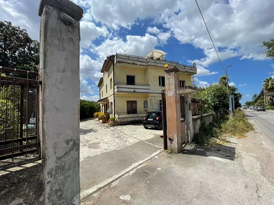 Immagine 3 di Casa indipendente in vendita  in VIA MONDO 61 a Caserta