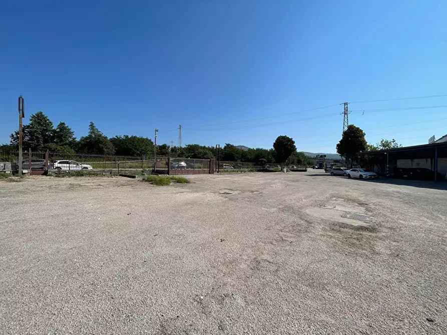 Immagine 4 di Negozio in affitto  in Via Napoli 488 a Maddaloni