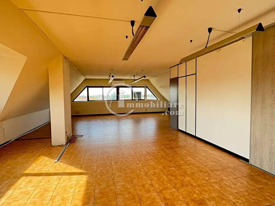 Immagine 1 di Ufficio in affitto  a Busto Arsizio