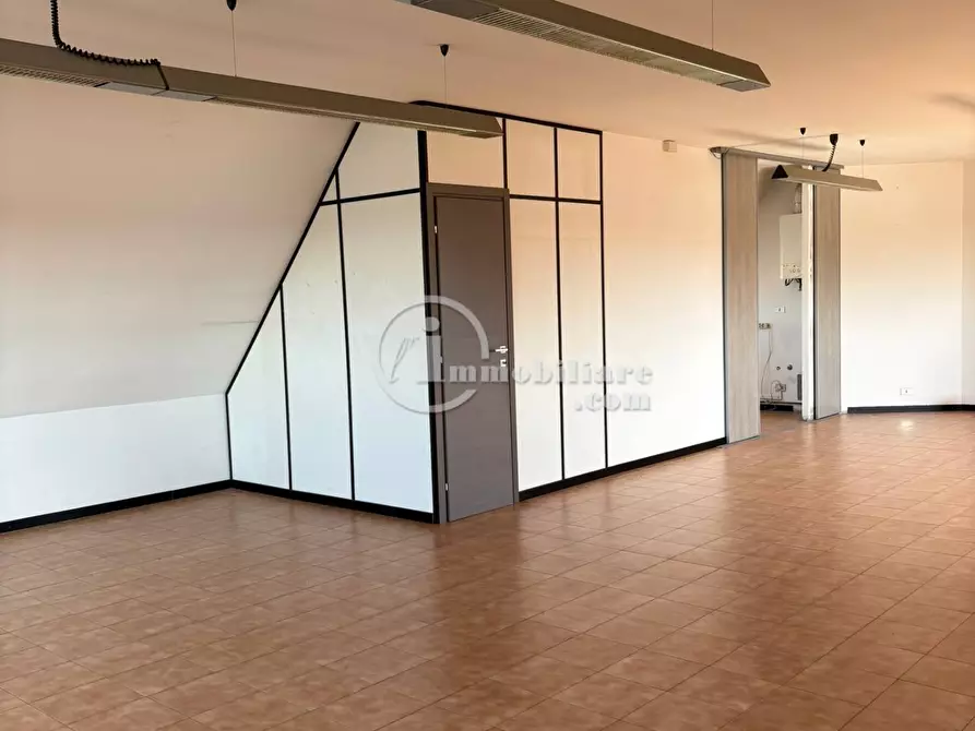 Immagine 3 di Ufficio in affitto  a Busto Arsizio