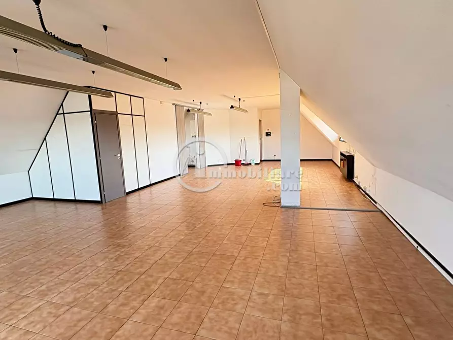 Immagine 4 di Ufficio in affitto  a Busto Arsizio