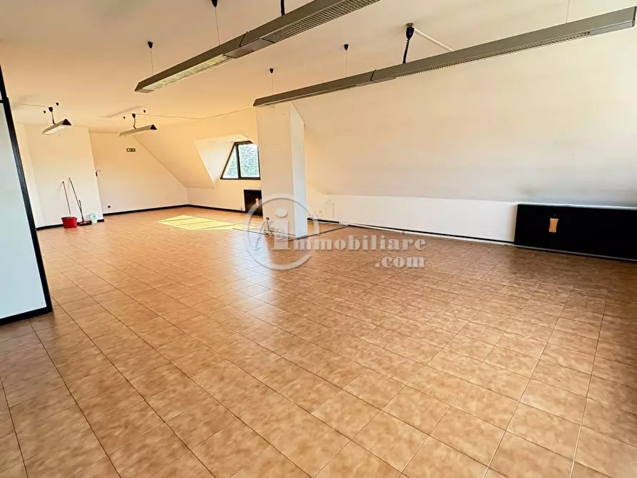 Immagine 6 di Ufficio in affitto  a Busto Arsizio