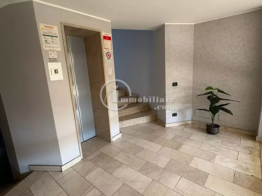 Immagine 8 di Ufficio in affitto  a Busto Arsizio