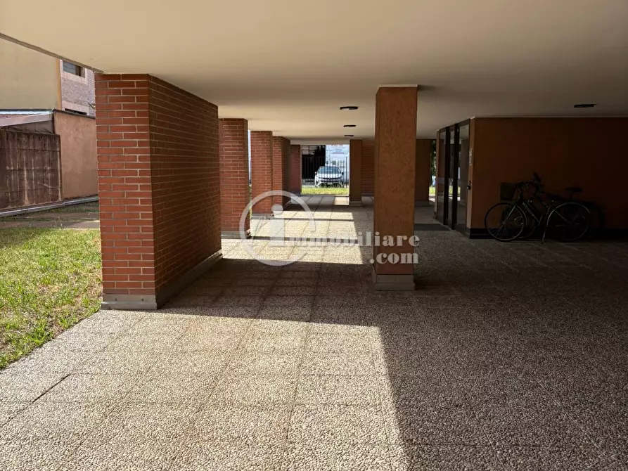 Immagine 10 di Ufficio in affitto  a Busto Arsizio