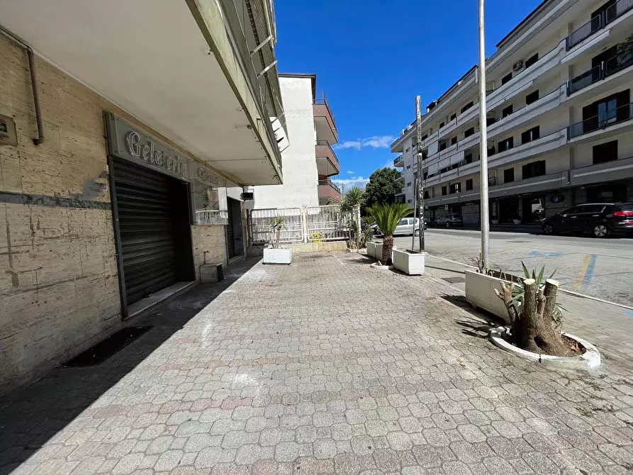 Immagine 3 di Negozio in affitto  in VIA SALVO D'ACQUISTO 27 a Caserta