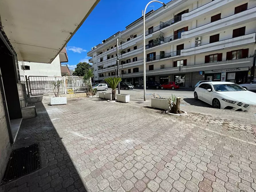 Immagine 4 di Negozio in affitto  in VIA SALVO D'ACQUISTO 27 a Caserta
