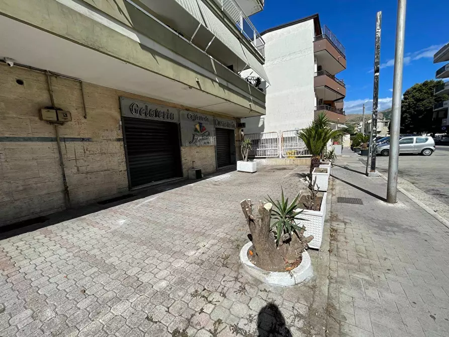 Immagine 5 di Negozio in affitto  in VIA SALVO D'ACQUISTO 27 a Caserta