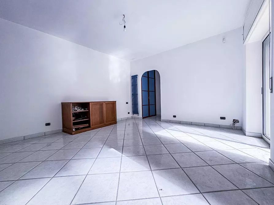 Immagine 5 di Appartamento in vendita  in Via Girolamo Santacroce 31 a Napoli