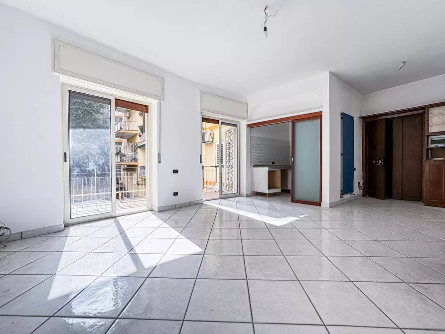 Immagine 2 di Appartamento in vendita  in Via Girolamo Santacroce 31 a Napoli