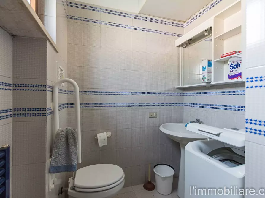 Immagine 11 di Camera in affitto  in Via Torrente Vecchio a Verona