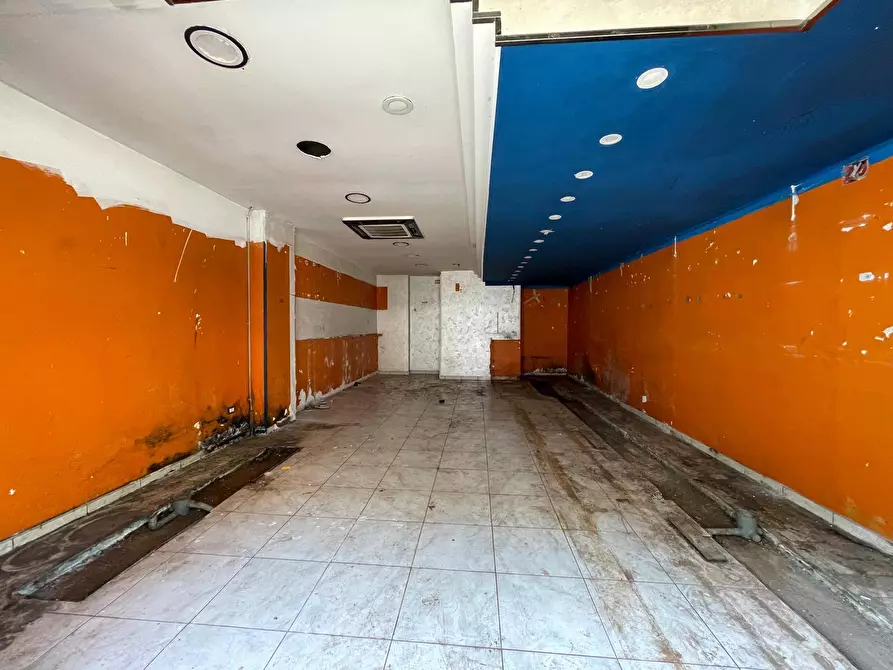 Immagine 8 di Negozio in affitto  in VIA SALVO D'ACQUISTO 27 a Caserta