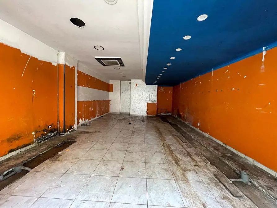 Immagine 9 di Negozio in affitto  in VIA SALVO D'ACQUISTO 27 a Caserta