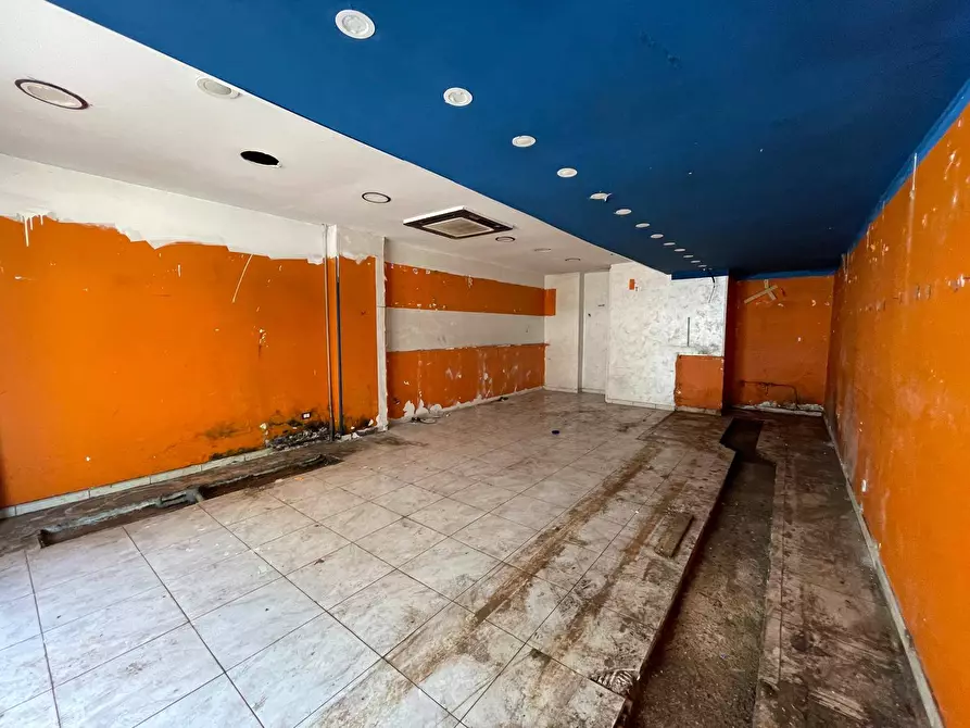 Immagine 11 di Negozio in affitto  in VIA SALVO D'ACQUISTO 27 a Caserta