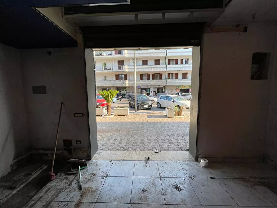 Immagine 17 di Negozio in affitto  in VIA SALVO D'ACQUISTO 27 a Caserta
