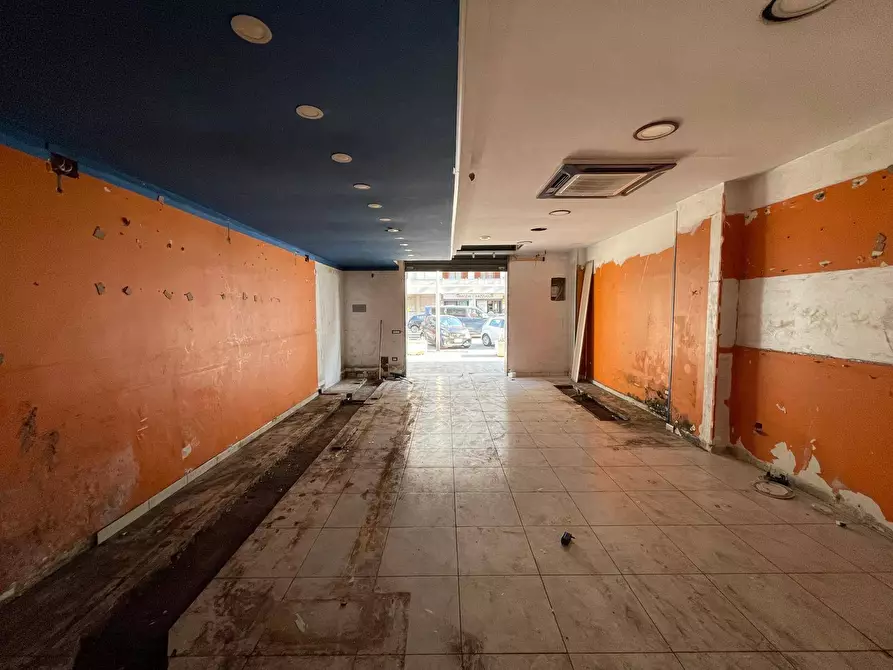 Immagine 18 di Negozio in affitto  in VIA SALVO D'ACQUISTO 27 a Caserta