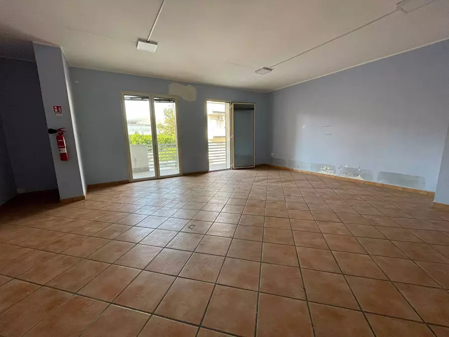 Immagine 2 di Ufficio in affitto  in Via Nazionale Appia 177 a Capodrise