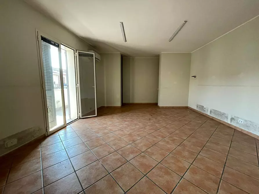 Immagine 6 di Ufficio in affitto  in Via Nazionale Appia 177 a Capodrise