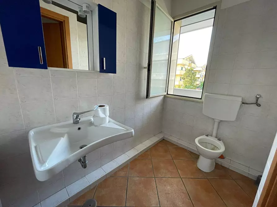 Immagine 24 di Ufficio in affitto  in Via Nazionale Appia 177 a Capodrise