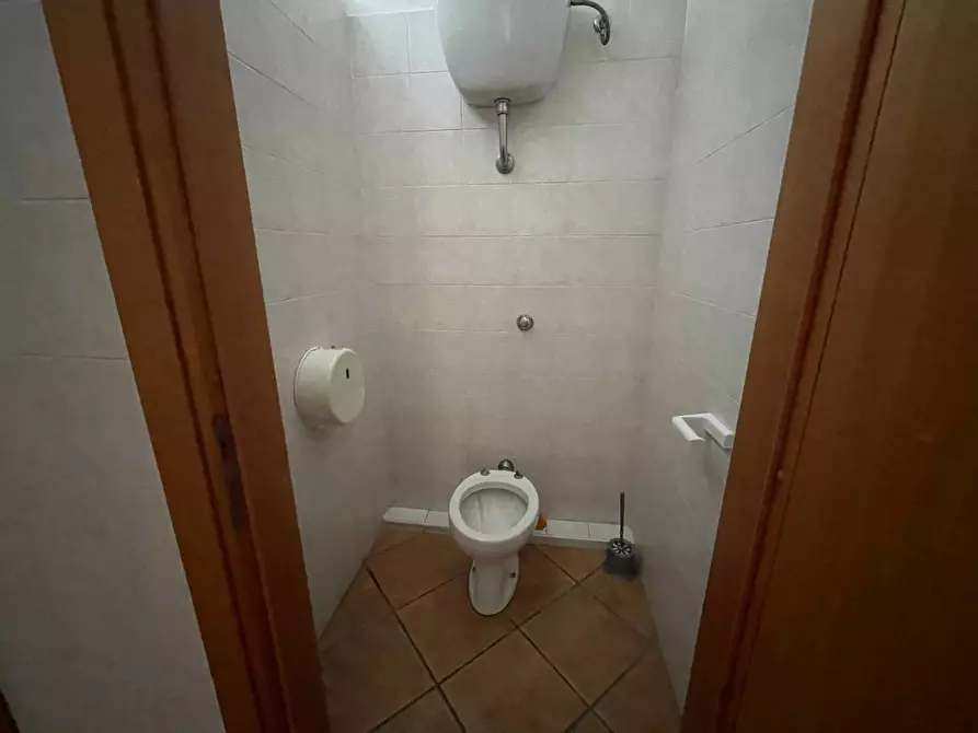 Immagine 25 di Ufficio in affitto  in Via Nazionale Appia 177 a Capodrise