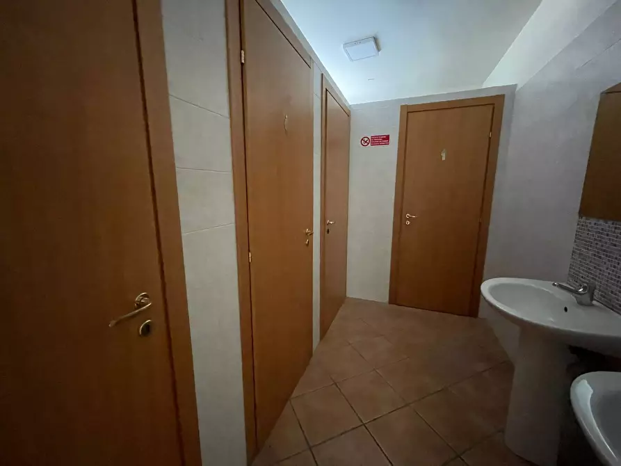 Immagine 27 di Ufficio in affitto  in Via Nazionale Appia 177 a Capodrise