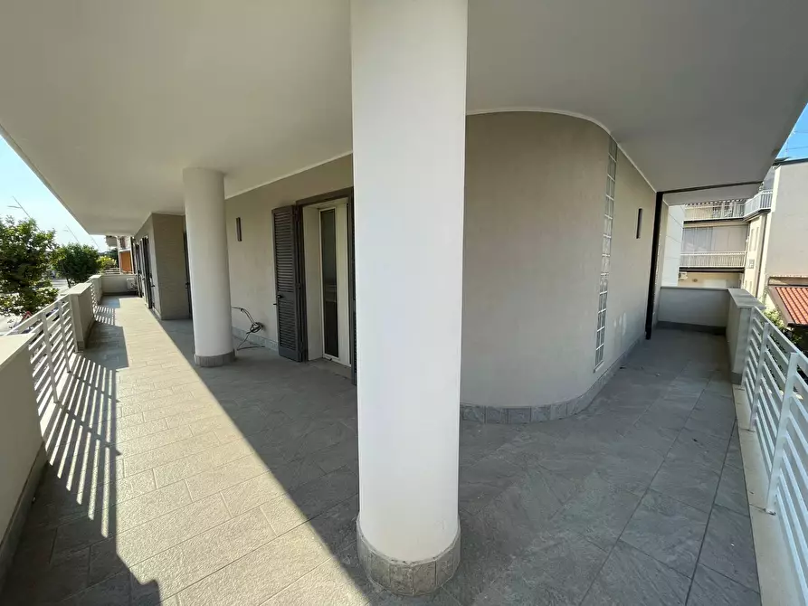 Immagine 23 di Ufficio in affitto  in Via Nazionale Appia 177 a Capodrise