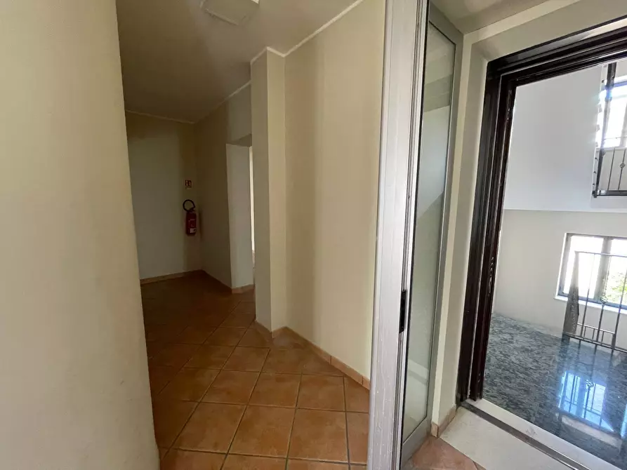 Immagine 14 di Ufficio in affitto  in Via Nazionale Appia 177 a Capodrise