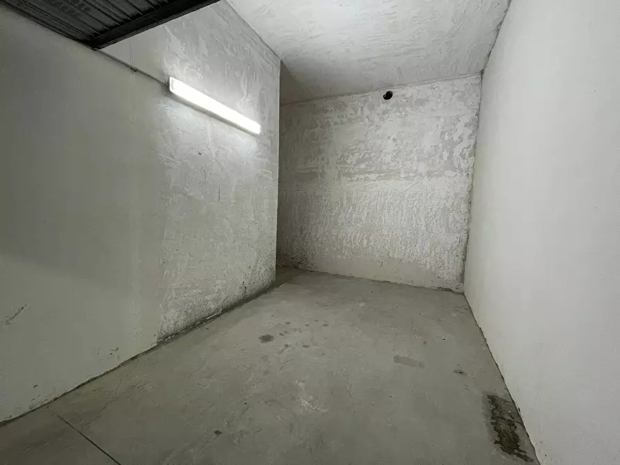 Immagine 6 di Box auto in vendita  in Via Trieste a Capodrise