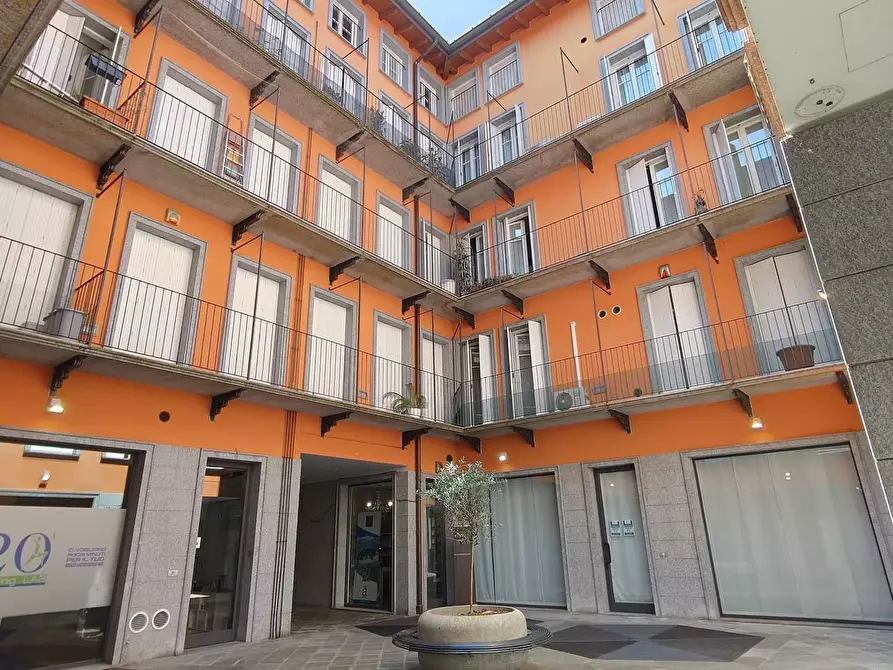Immagine 19 di Appartamento in vendita  in Largo Camussi 8 a Gallarate