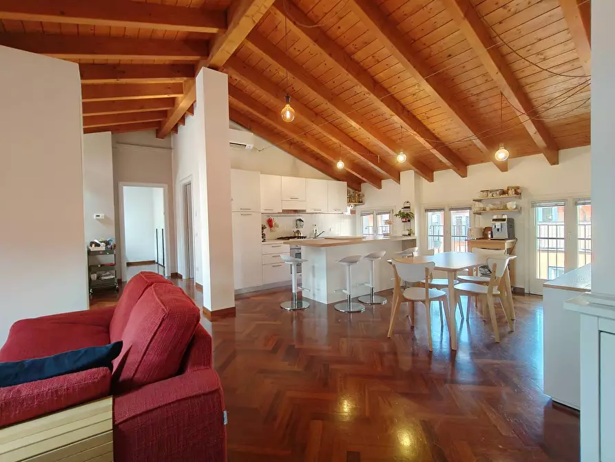 Immagine 3 di Appartamento in vendita  in Largo Camussi 8 a Gallarate