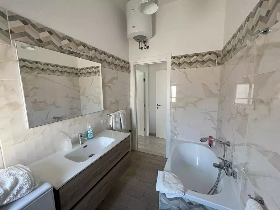 Immagine 27 di Appartamento in vendita  in via Cesare Battisti a Caserta