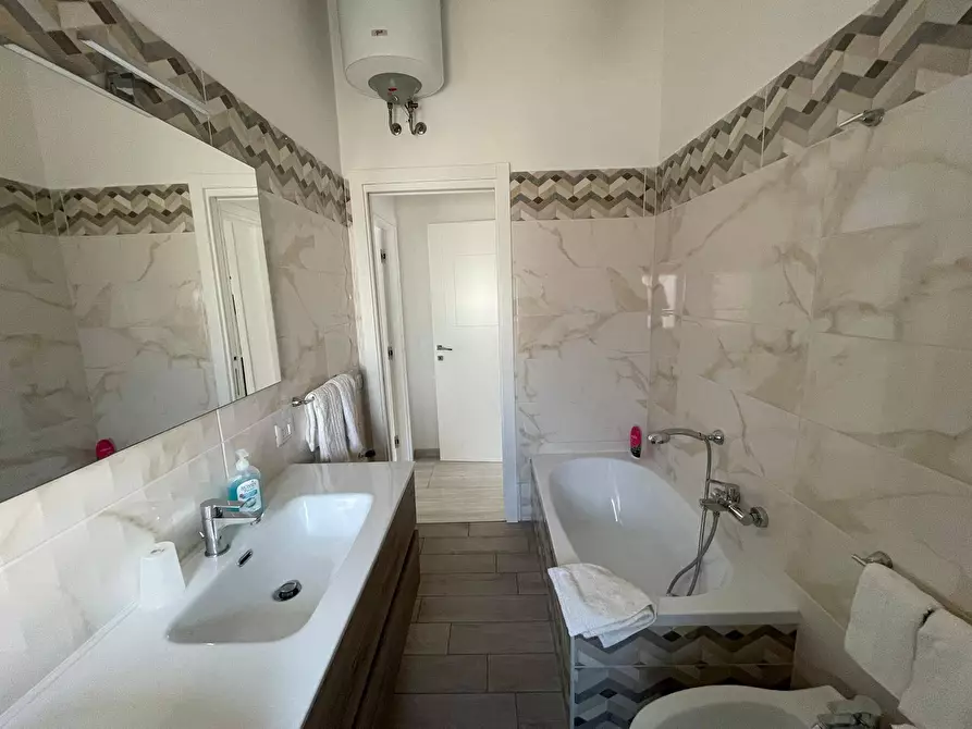 Immagine 28 di Appartamento in vendita  in via Cesare Battisti a Caserta