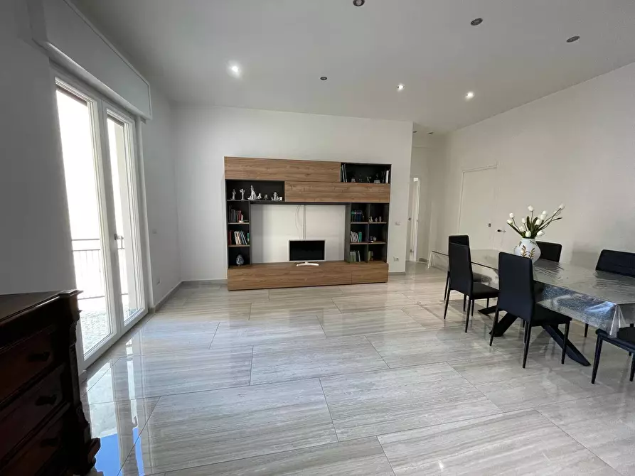 Immagine 12 di Appartamento in vendita  in via Cesare Battisti a Caserta