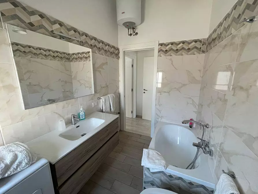 Immagine 47 di Appartamento in vendita  in via Cesare Battisti a Caserta