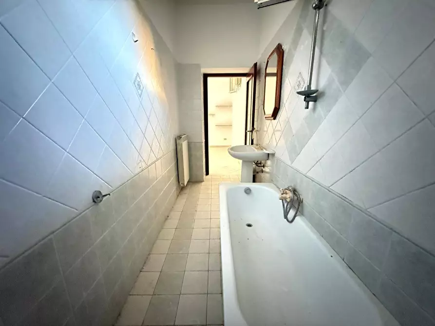 Immagine 24 di Appartamento in vendita  in via dei giardini 33/18 a Caserta