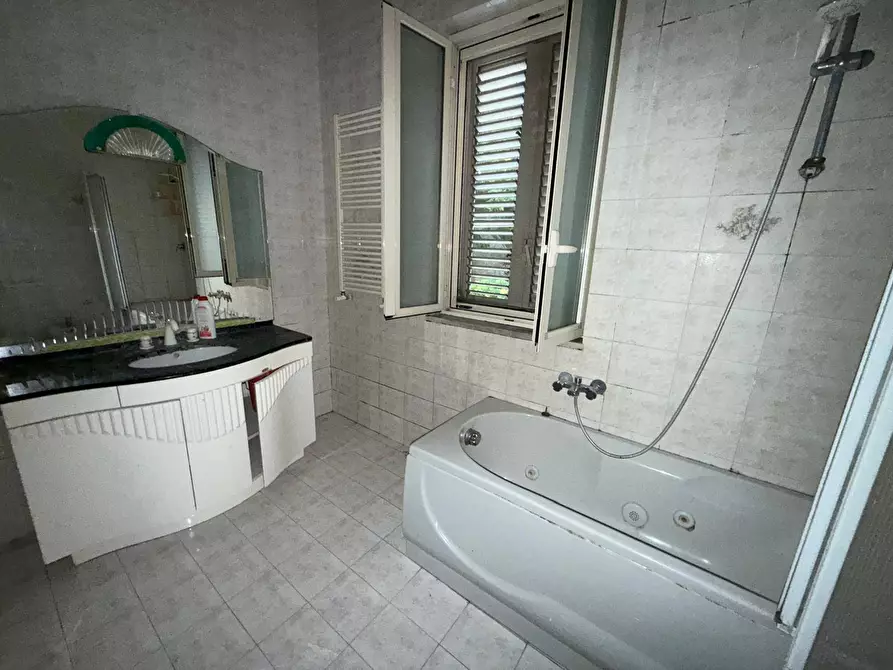 Immagine 27 di Appartamento in vendita  in via dei giardini 33/18 a Caserta